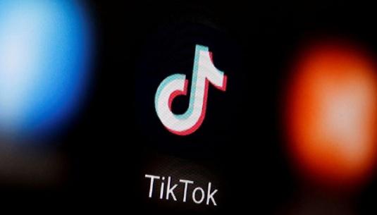 Dimensional Dynamics: Implementing the Teleport Effect for Cinematic TikTok Moments 