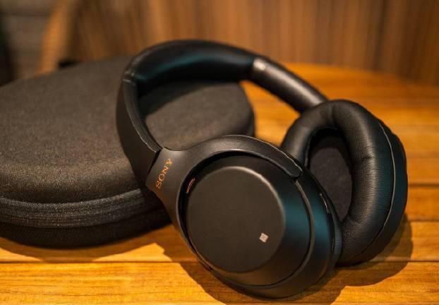 Pairing Instructions: Connecting Sony Bluetooth Headphones with an iPhone 