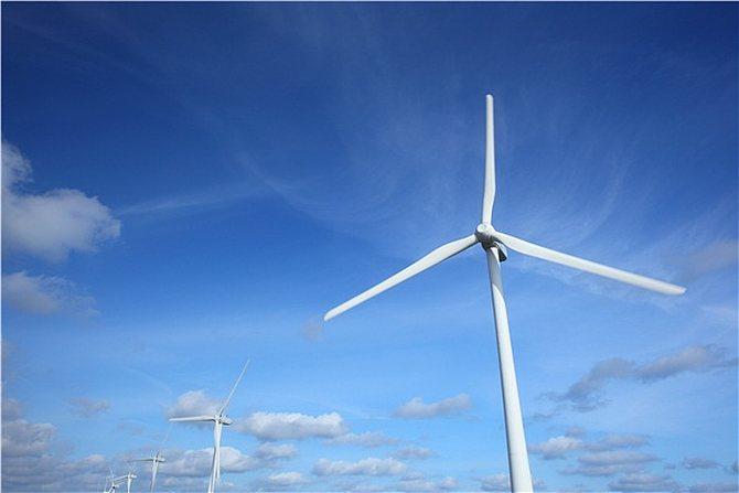 Calculating the Gale: How to Determine Wind Turbine Power Output 