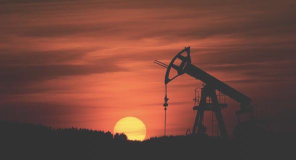 Power Play: The Mechanics of Oil Energy 